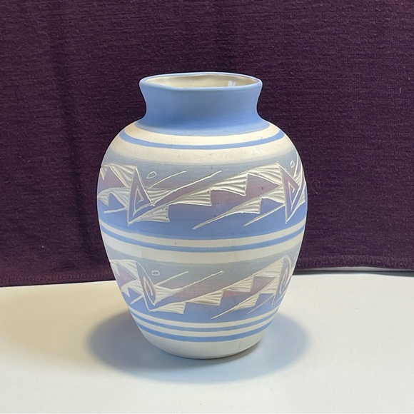 Southwest Navajo Pottery Vaze Signed by the Artist 6.5" - Picture 6 of 11
